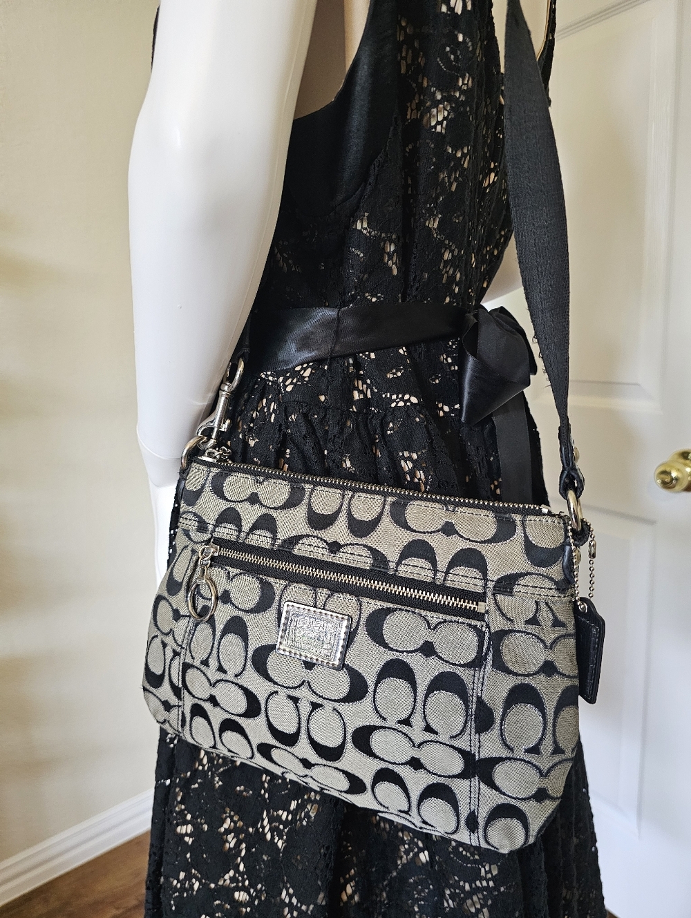 Coach Signature Poppy Crossbody Bag - Picture 3 of 7